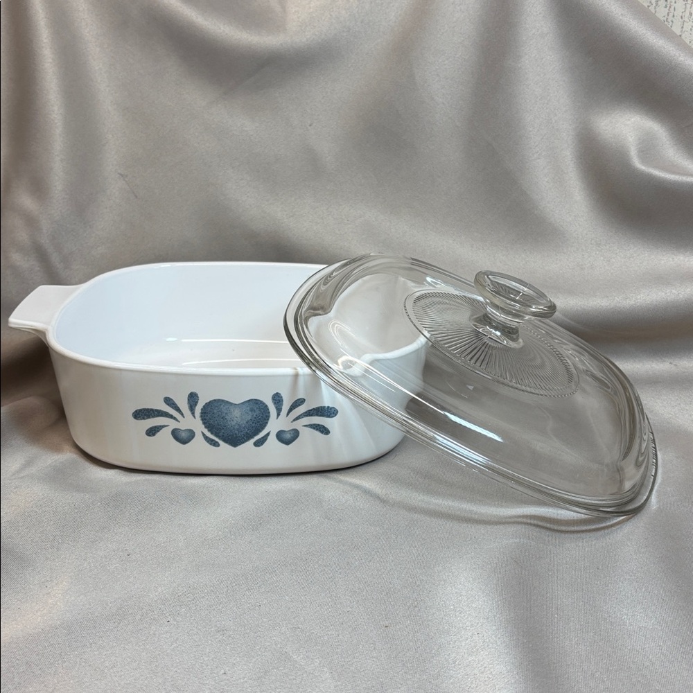 Corning Ware Blue Hearts 2qt Casserole Dish circa 1998 - Picture 3 of 14